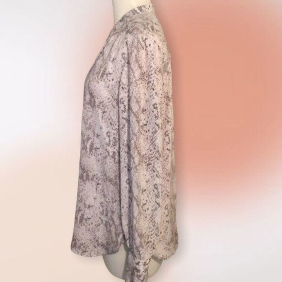 Loft Semi Sheer Snakeskin Button Up Blouse Med NWOT - Picture 4 of 10